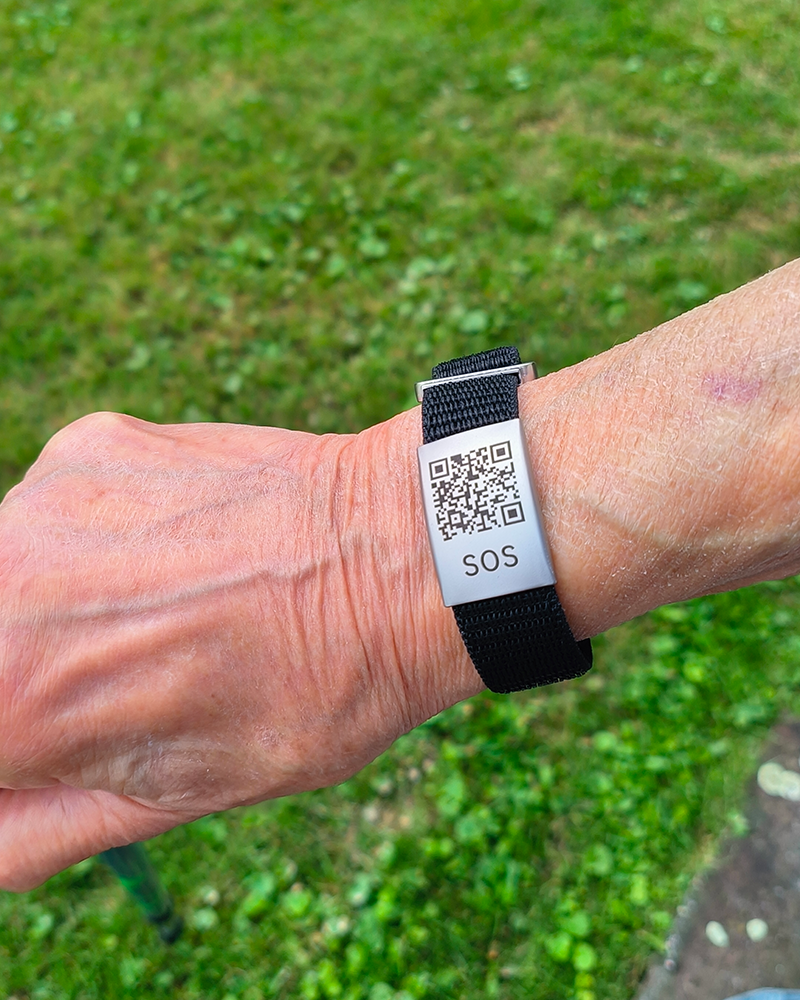 Notfallarmband mit QR-Code und Textilband|