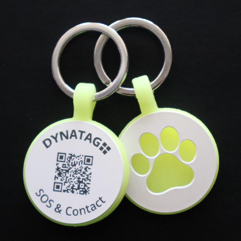 Dierenpenning rond siliconen Glow – QR-code dier-ID met online profiel